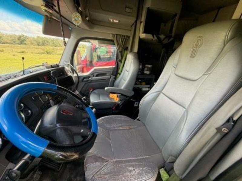 Kenworth T680 Sleeper Semi Truck Tractor, 2017 – Class 8 Diesel, 1,108,202 Miles