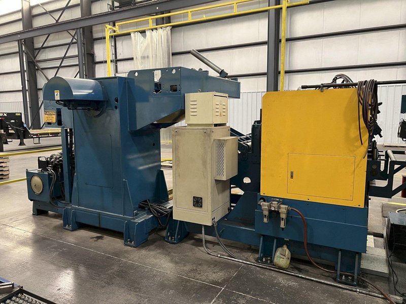14000 LB X 32" X .240" SHUNG DAR SERVO FEEDLINE