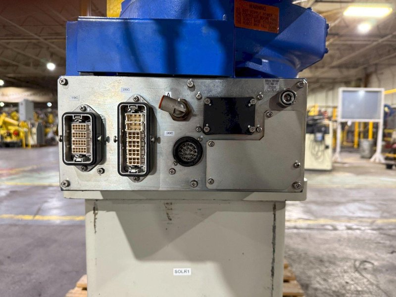 YASKAWA MOTOMAN-MH24 w/ DX200 Controller USED