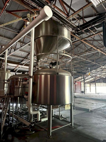 Alpha Brewing Operations 30 Barrel 2 Vessel Brew System, Grist Case and Oversized Heat Exchanger, 2015