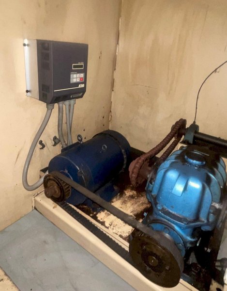 10,000 lbs. x 24" Wide Mecon Model# 100CCS24 Coil Cradle Straightener For Sale, Year 1992