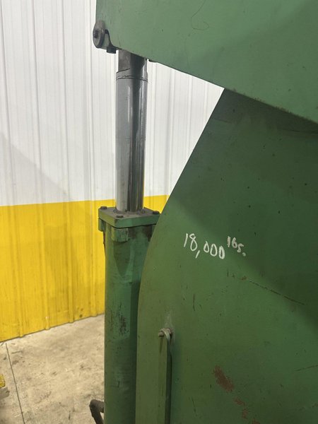 130 TON x 12' ACCURRESS MODEL #713012 HYDRAULIC PRESS BRAKE: STOCK #23701