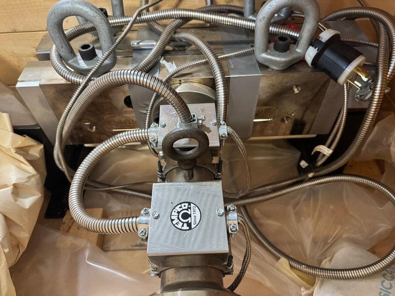 1.25″ American Kuhne ULTRA CR  24:1 Air-Cooled Extruder, 2016 – Hopper, Feeder