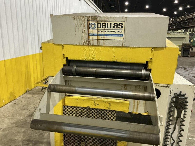 8,000 LBS X 24" X .125" DALLAS UNCOILER COIL REEL, MOTORIZED STRAIGHTENER - FEED LINE: YOBRO #24808