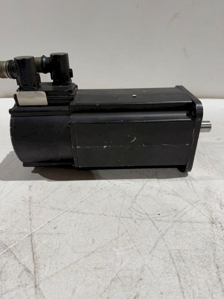 REXROTH INDRAMAT MHD071B-061-PG1-UN SERVO MOTOR USED