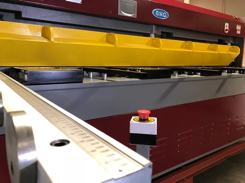 NEW 10' X 1/4"  GMC MODEL HS-1025E HYDRAULIC SHEAR