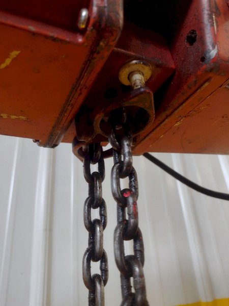300 LB DAYTON MODEL #4Z358B ELECTRIC CHAIN HOIST, SINGLE PHASE 115V: STOCK 18547