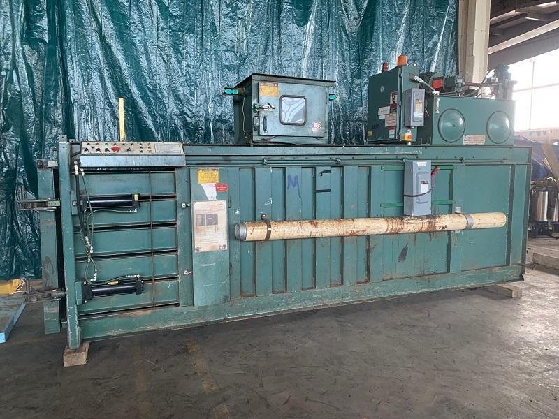INTERNATIONAL MODEL6-54 HYDRAULIC BALER