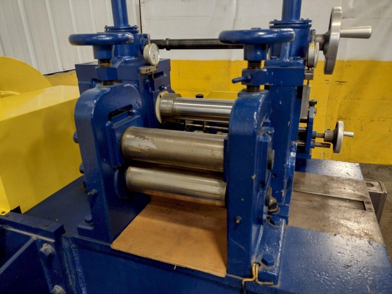 8" WIDE TORRINGTON 2-5/8" ARBOR PULL-THROUGH SLITTING LINE: STOCK #16505