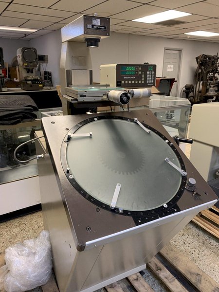 20” MITUTOYO Model PV500 Vertical Beam Floor Model Optical Comparator