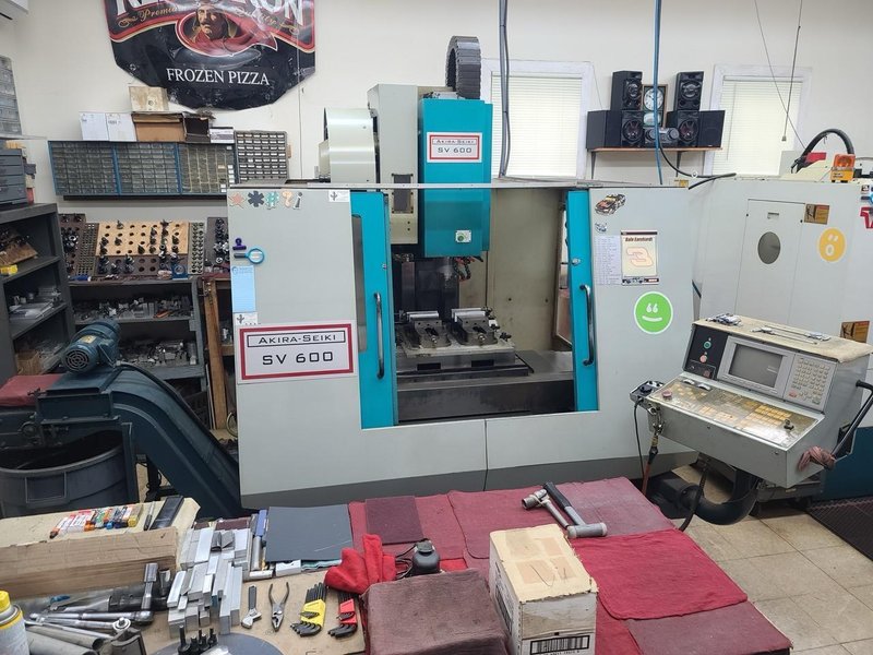 Akira Seiki SV600 CNC VMC, 1998 – New Spindle