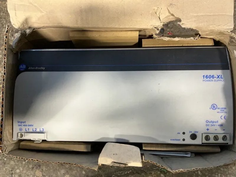 Allen Bradley 24 V / 40 A  Power Supply - 1606-xl