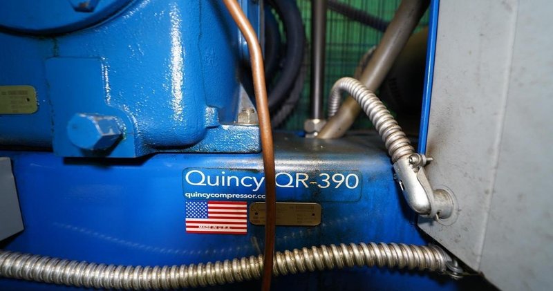 QUINCY MODEL #QR-390 TWO STAGE TANK MOUNTED RECIPROCATING AIR COMPRESSOR: YOBRO #24621