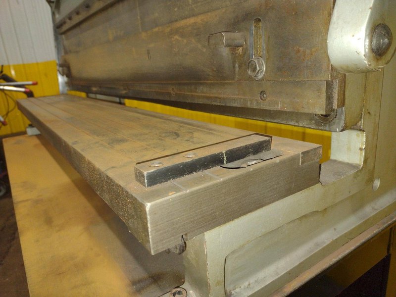 BENCH TOP SHEAR, BRAKE &amp; ROLL MACHINE: YOBRO #26223