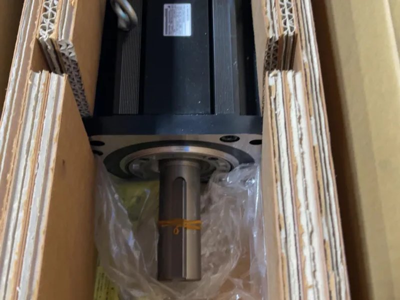 Yaskawa Electric 7500 W Ac Servo Motor  - Sgmg-75a2ab