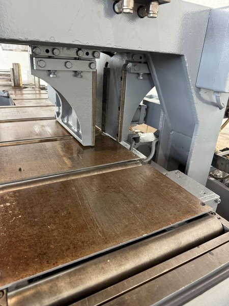 15.7" X 12.2" BEHRINGER HBP 310/403G CNC PROGRAMMABLE BANDSAW. STOCK # 1156522