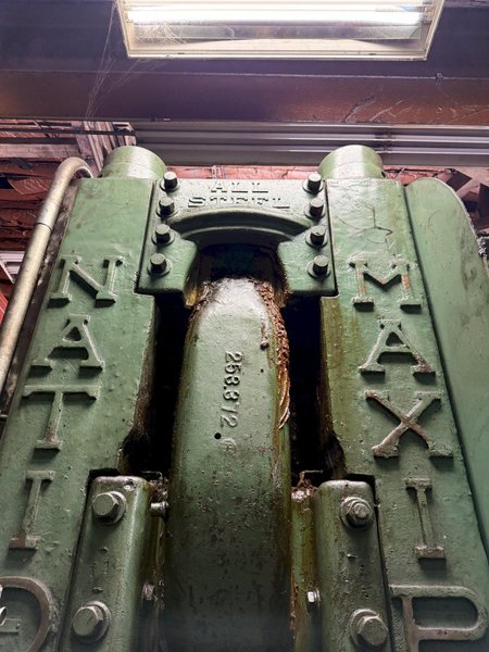 700 TON NATIONAL MAXIPRESS FORGING PRESS. STOCK #1087026