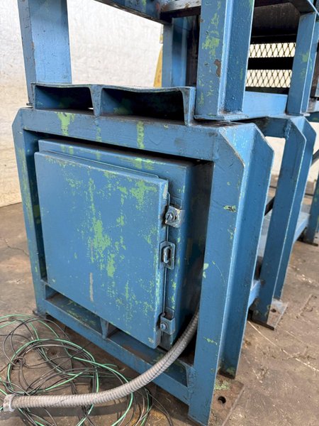 16" WIDE X 4.5" ROLL DIAMETER FRANKLIN HYDRAULIC PINCH FEED ROLL. STOCK # 0666325