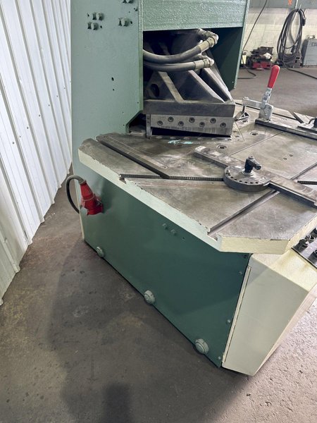 12" X 12" X 10 GAUGE CUSTOM HYDRAULIC CORNER NOTCHER: STOCK #77351