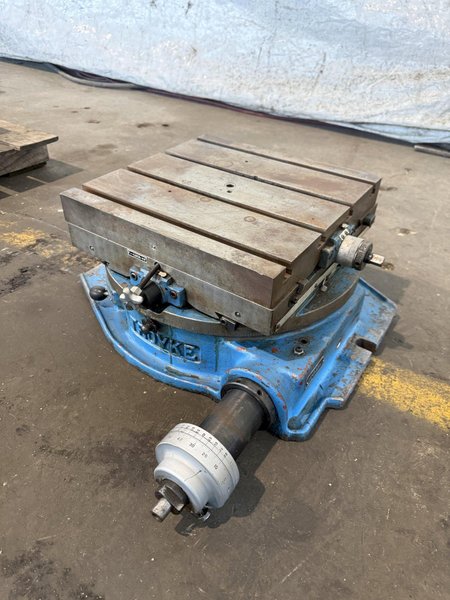 TROYKE DMT-18 T-SLOT ROTARY TABLE. STOCK #1088326