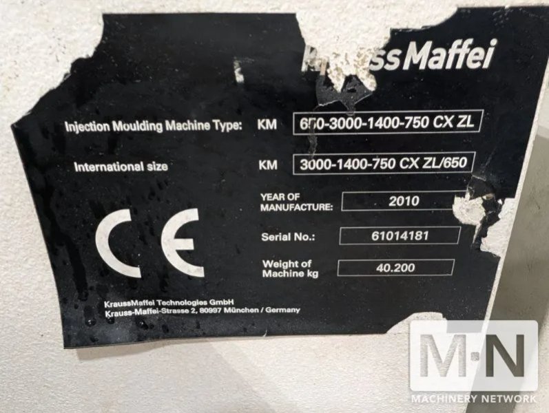 650 TON KRAUSS MAFFEI MODEL CXZL 650-3000/1400/750  THREE SHOT INJECTION MOLDING MACHINE MFG 2010