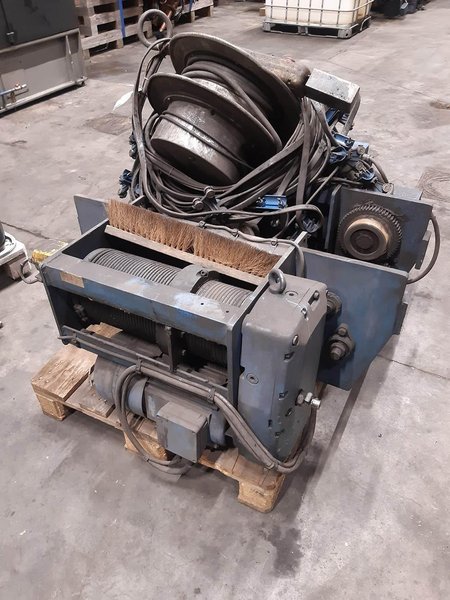 ADC - 3,2 ton hoist