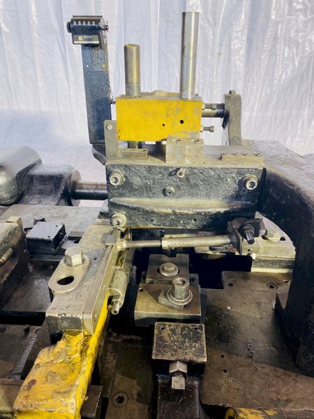 1/2" x 24" US BAIRD MODEL #8 4-SLIDE WIRE MACHINE. STOCK # 0305520