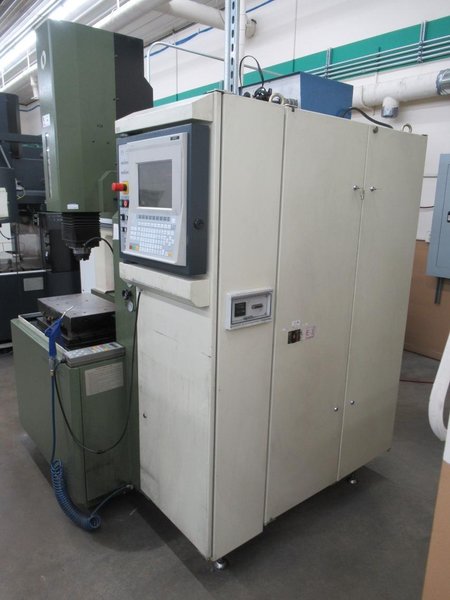 Makino Edge2-A16MA CNC Sinker EDM, MGF-30 Control, 16 ATC, C-Axis, 30 Amp, MA Head- Auction Item