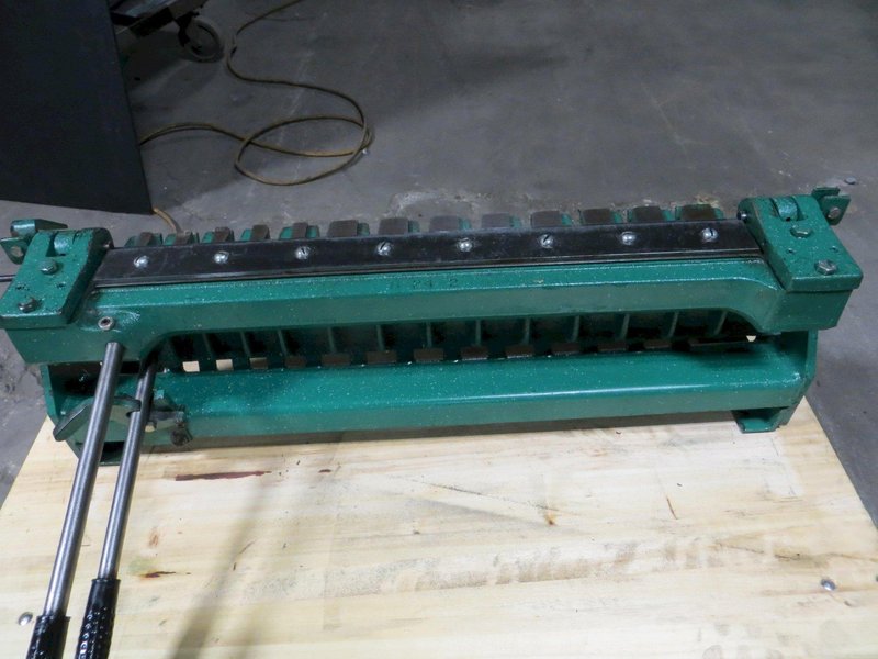 24" Tennsmith Cleatbender Model CB24