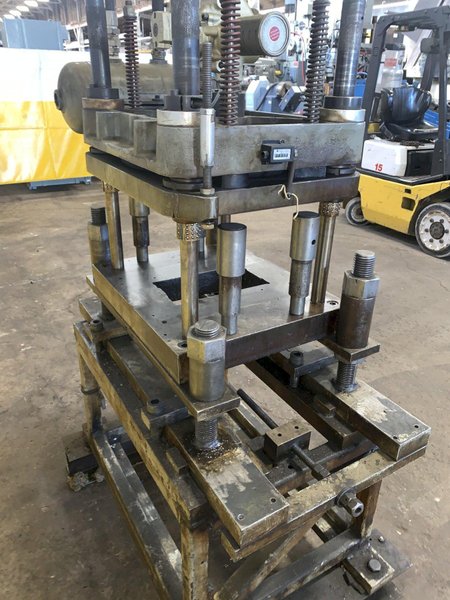 12 TON AIRAM 4-POST DUAL VALVE CUTOFF PRESS: STOCK #13723