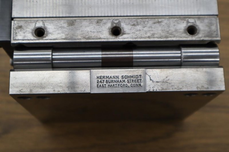 Hermann Schmidt 6" x 6" Magnetic Sine Chuck, Single Tilt, Fine Pole- Auction Item