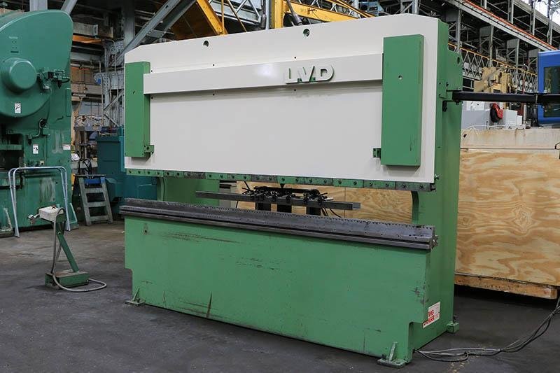 150 Ton x 10 ft LVD Hydraulic Press Brake Model 150JS10 w/ Dynabend Single Axis CNC Back Gauge