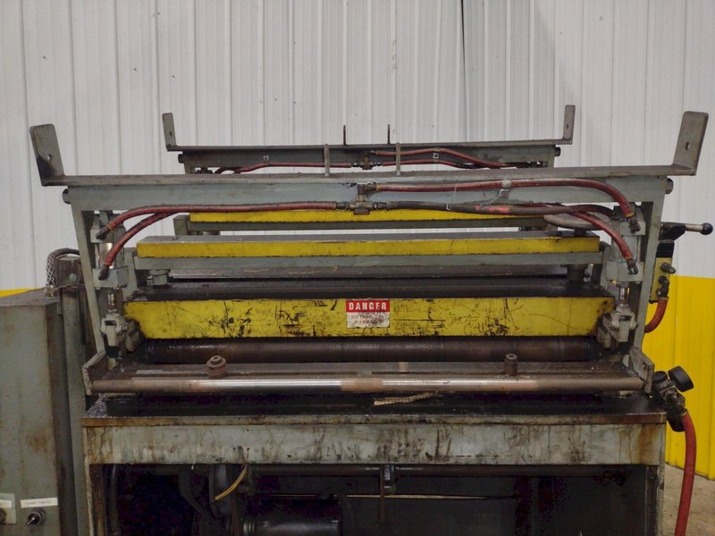 40" WIDE  ROWE B-40 POWERED STRAIGHTENER. STOCK # 0218626
