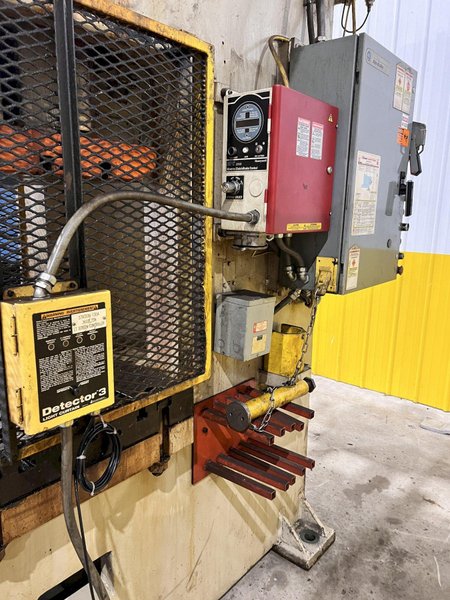 110 TON  MINSTER MODEL #G1-110 GAP FRAME PRESS, 8" STROKE: STOCK 21250