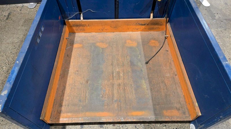 SOUTHWORTH C2-24 Platform Lift 2000 lbs Capacity USED