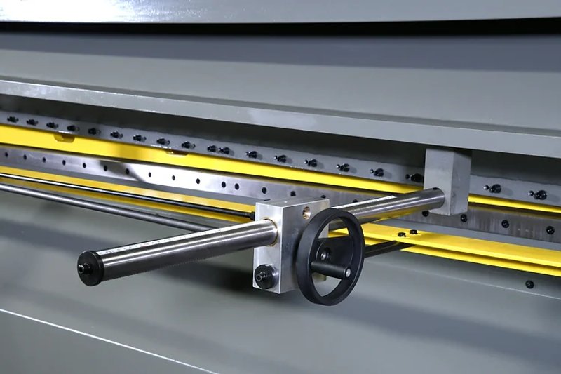 NEW 10' X 14 GAUGE  GMC MODEL EPS-1014M HYDRAULIC SHEAR