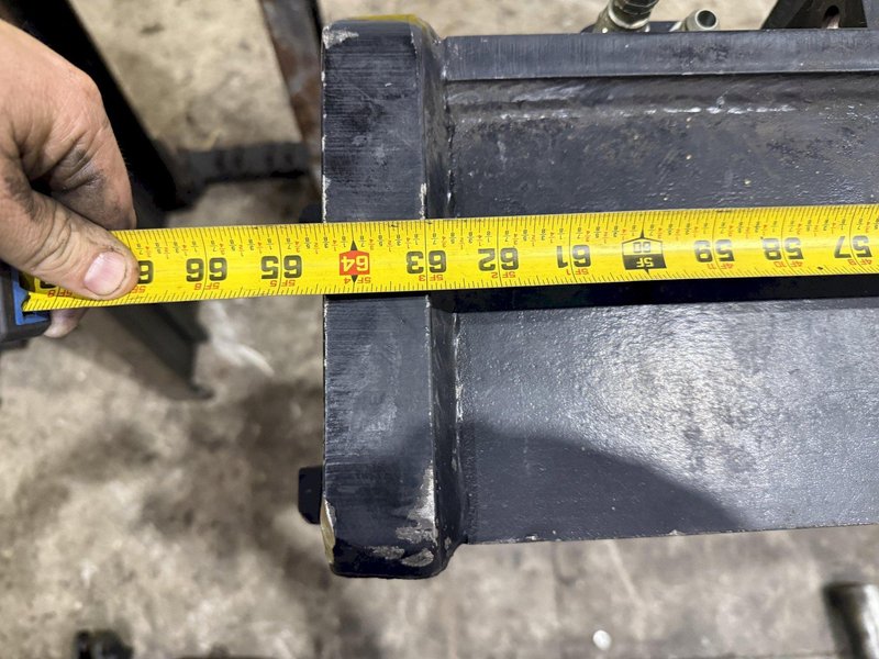 30,000 LBS SUPERIOR FAB MODEL #98-105-617 FORKLIFT MAST: YOBRO #23993
