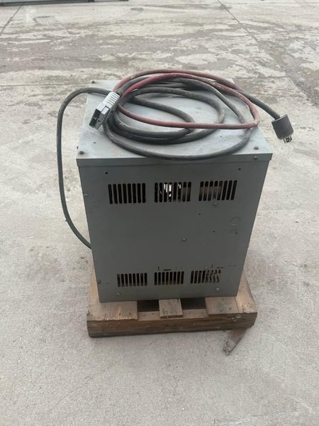 1 - PREOWNED APPLIED ENERGY SOLITION REACO INDUSTRIAL BATTERY CHARGER, MODEL #: 18B0750J3D, S/N: 13H82649