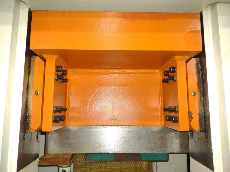 200 TON AMD 4-POST TIE-ROD FRAME HEAVY DUTY HYDRAULIC PRESS &amp; MULTI-PRESSURE HYDRAULIC UNIT: STOCK #19452
