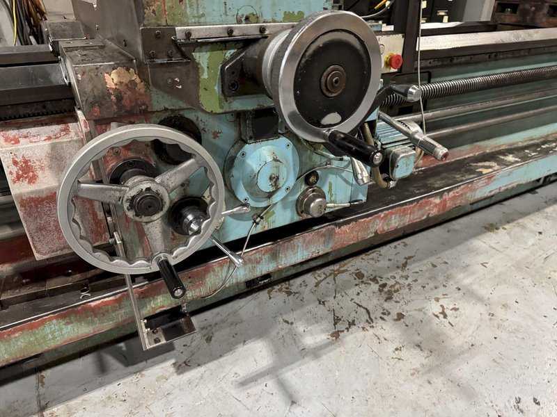 39" x 236" Geminis GE-1000A Gap Bed Engine Lathe