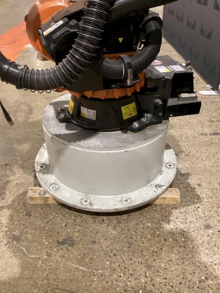 KUKA KR 120 R1800 nano Robot w/ KR C4 NA Controls, Missing Cable Set USED