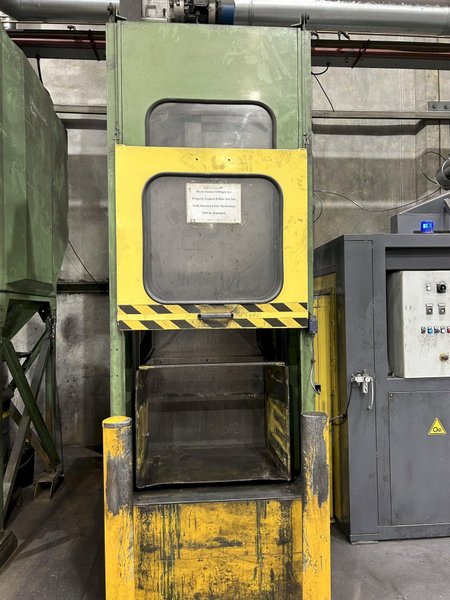 ITF AGF700 Billet Graphitiser w/ Bin Loader (P09)
