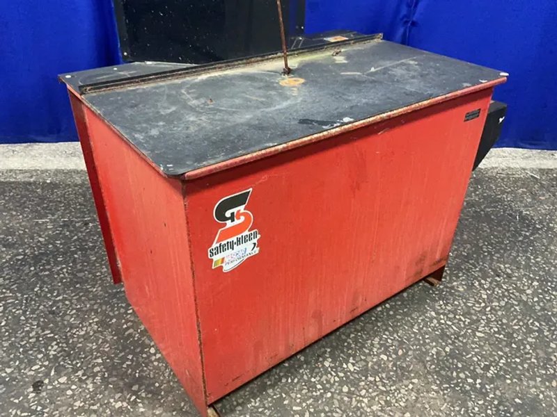 Safety-kleen 44" X 20" X 30" Parts Washer - 81