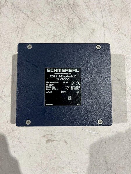 SCHMERSAL AZM 415-33ZPDKA-M20 SAFETY INTERLOCK SWITCH USED