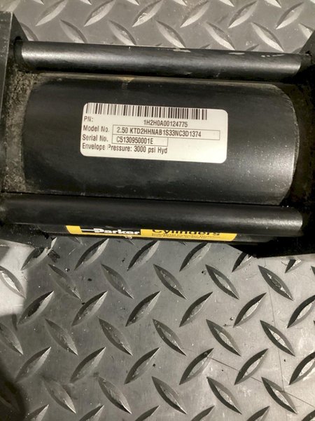 PARKER 1H2H0A00124775 Heavy-Duty Hydraulic Cylinder (Tie-Rod) USED