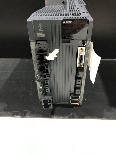 MITSUBISHI MDS-EJ-V1-40 SERVO DRIVE UNIT USED