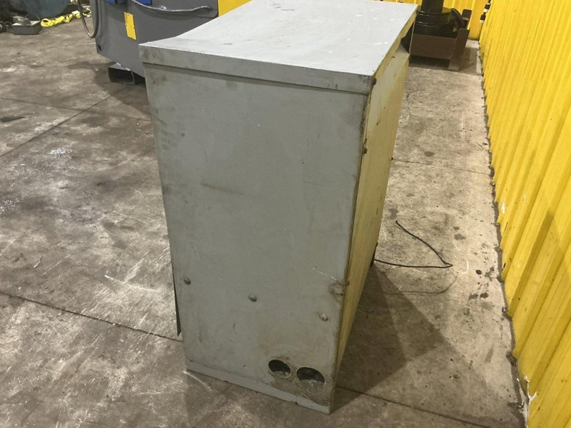 93 KVA SOLA/HEVI-DUTY 460V DELTA <-> 460Y/266V DRY TYPE ELECTRICAL TRANSFORMER: YOBRO #26279