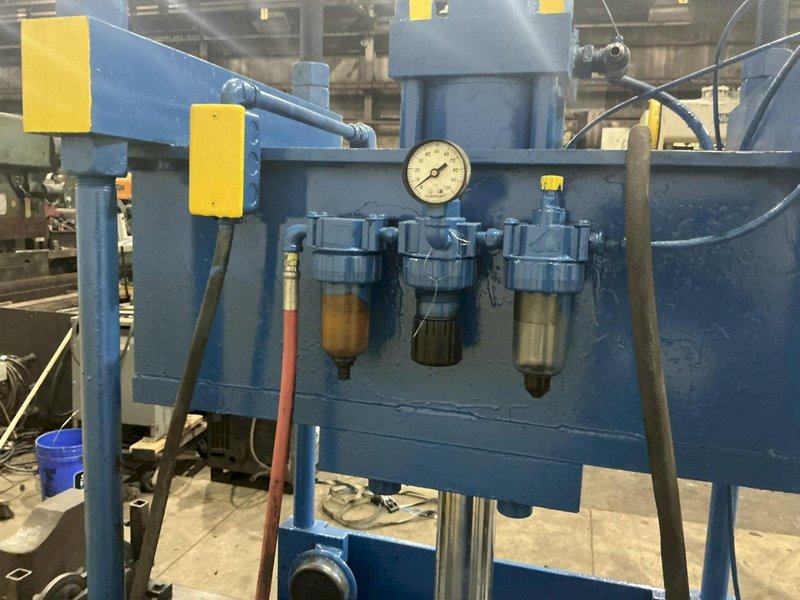 75 TON X 96" DRILCO TRAVELING HEAD HYDRAULIC STRAIGHTENING PRESS: YOBRO #25865