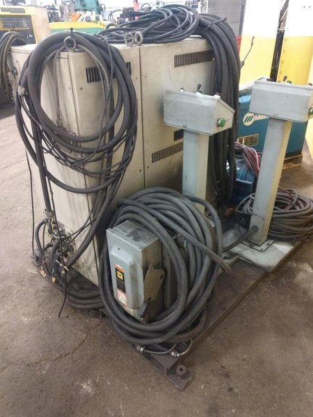 6 AXIS MOTOMAN MODEL SK16-6 ROBOT WELDING CELL WITH MILLER AUTO DELTAWELD 452 WELDER: STOCK #13838