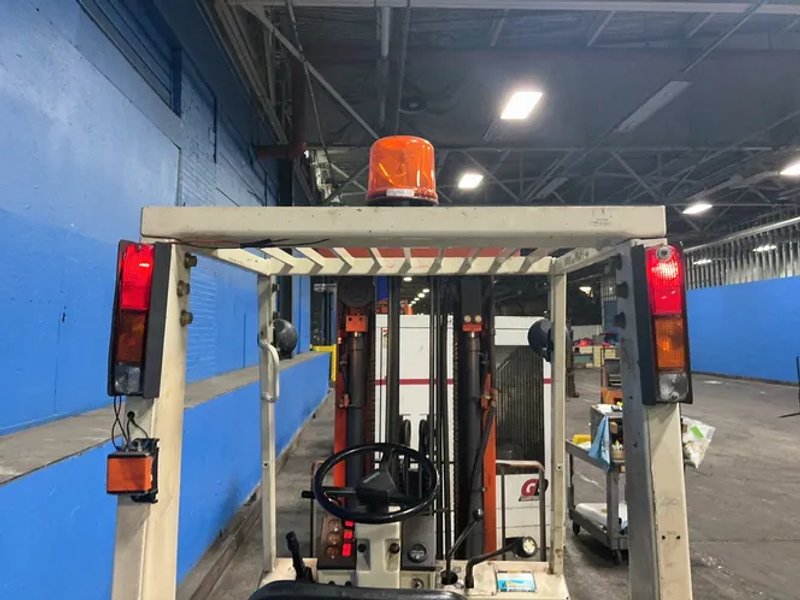 Nissan 4700 Lbs Propane Forklift - Cpho2a25v